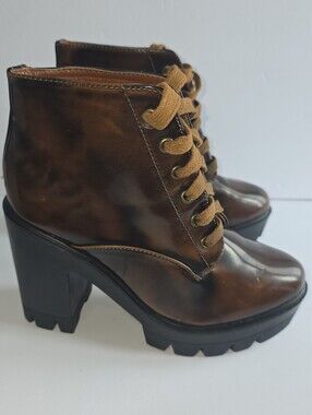 Bamboo Jonas Brown Lace-Up Chunky Heel Low Boots Size 8